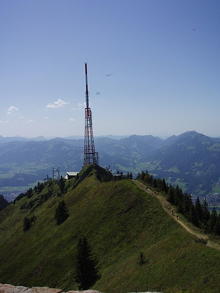 File:Grünten Blick zur Antenne.jpg