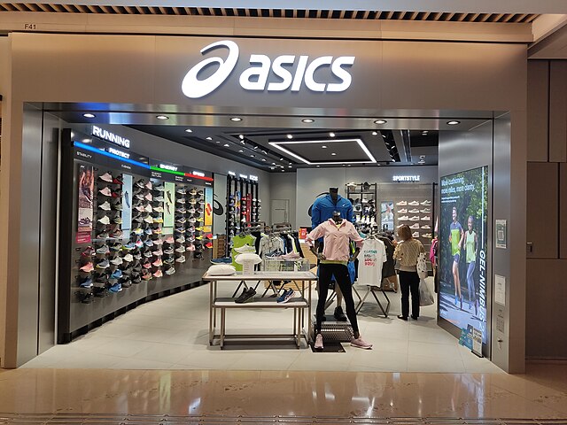 File:HK TKO 將軍澳 Tseung Kwan O PopCorn mall shop Asics shoe March 2022  Px3.jpg - Wikimedia Commons