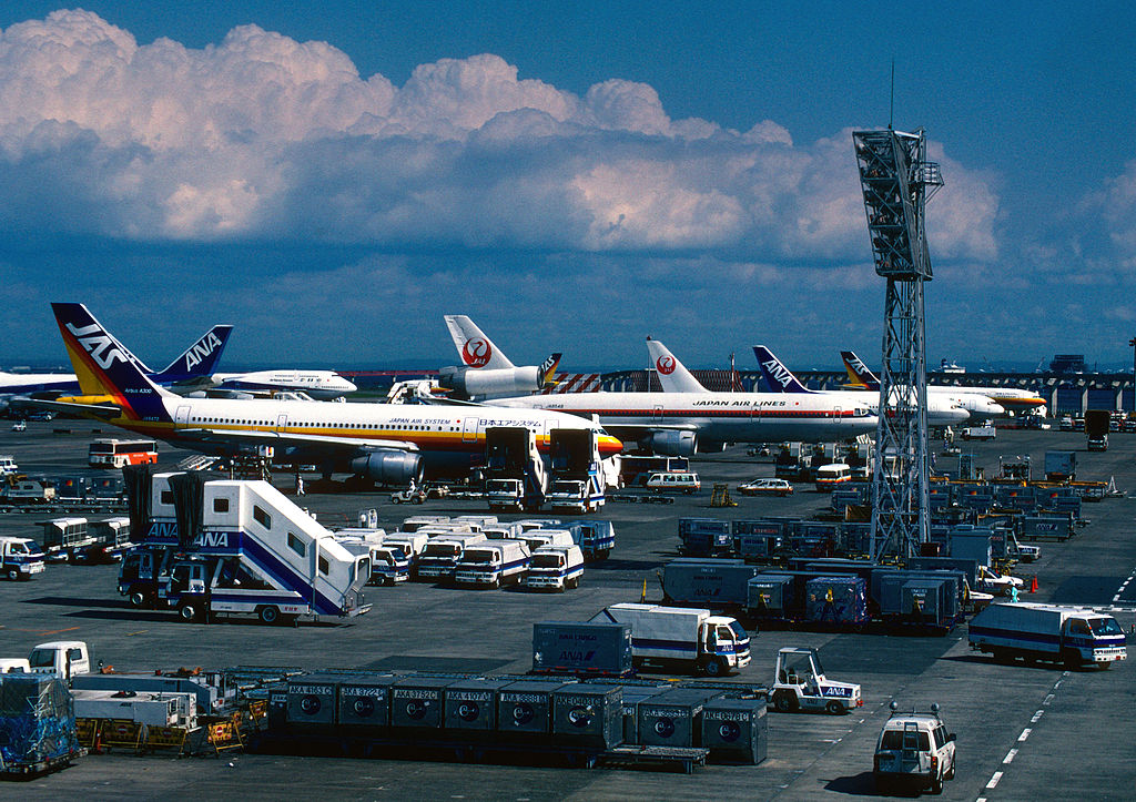 Haneda Airport(1990) (4573601033)