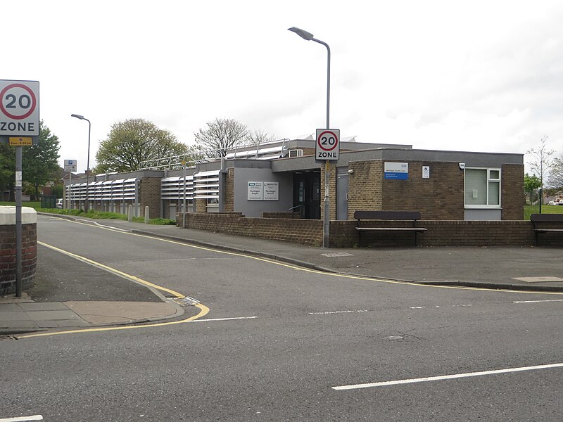 File:Health Centre, Newbiggin-by-the-Sea - geograph.org.uk - 4952976.jpg