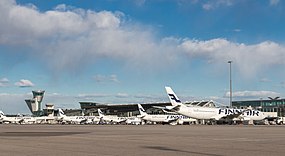 Helsinki Airport (17087444118).jpg