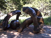 "Hill Arches", (1972–1973), pronks, Austraalia Rahvusgalerii
