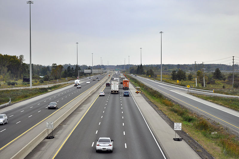 File:Highway 401 from Wellington Road in London, Looking West Towards Highway 402.jpg