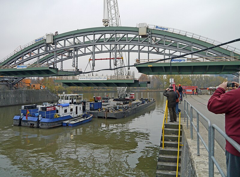 File:Honsellbruecke-Grunderneuerung-Frankfurt-14-11-2012-Ffm-830.jpg