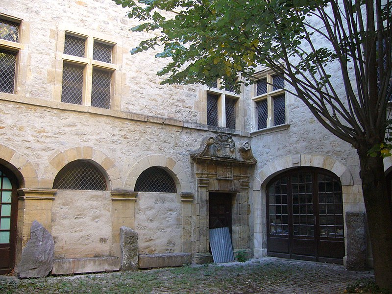 File:Hotel-ressouches-mende.jpg