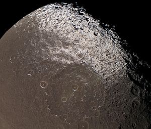 Mond Iapetus: Eigenschaften, Erforschung, Rezeption