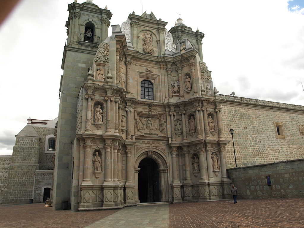 File:Iglesia de Nuestra Señora de la Soledad, Oaxaca. Agosto  -  Wikimedia Commons
