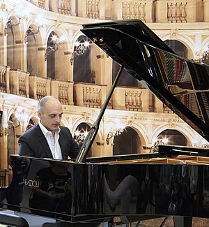 Ivan Yanakov in concert.jpg