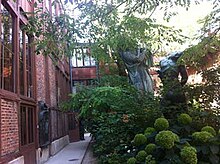 Giardino interno del museo Bourdelle.