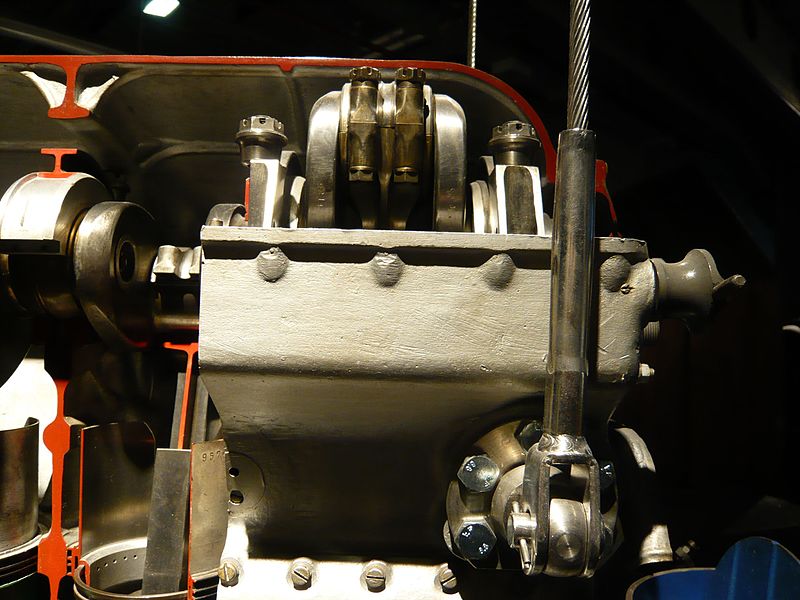 File:Junker Jumo 205 (detail) (2564270720).jpg