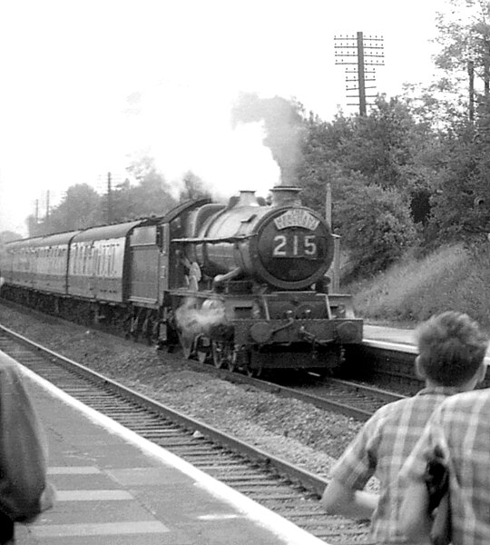 File:King class on The Merchant Venturer, Ealing Broadway, 1959.jpg