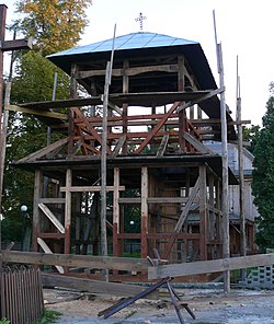 Kościół p.w.św. Michała archanioła (1739) dzwonnica - Witoroż gmina Drelów powiat bialski woj. lubelskie ArPiCh A-114.JPG