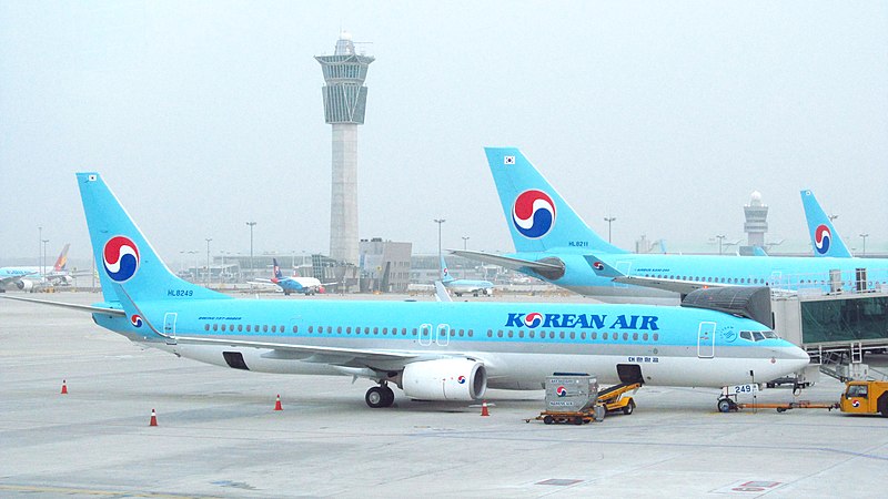 File:Korean air Boeing 737-9B5ER HL8249 20181127 165944.jpg