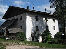 Der Kreuzhof neben der Kirche