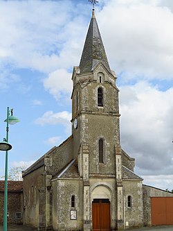 L'Église Saint-Pierre de Saurais 79.jpg