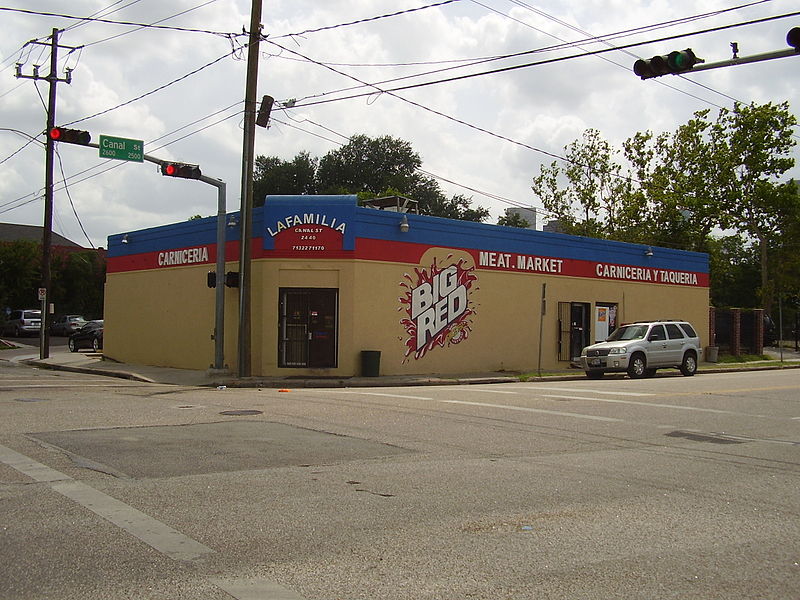 File:LaFamiliaMarketHoustonTX.JPG