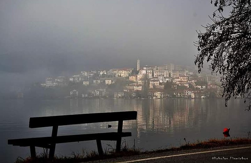 File:Lake Kastoria with fog.jpg