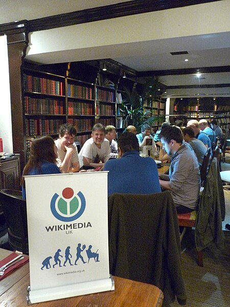 File:Leeds Wikimeet 2014-06-14 12.jpg