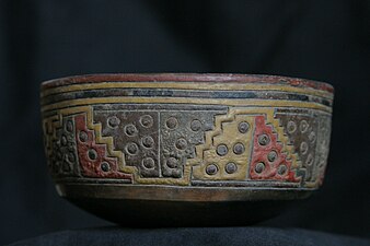 Skål från Paracas eller Ocucaje, färgad med harts och daterad till 600-200 f.v.t.