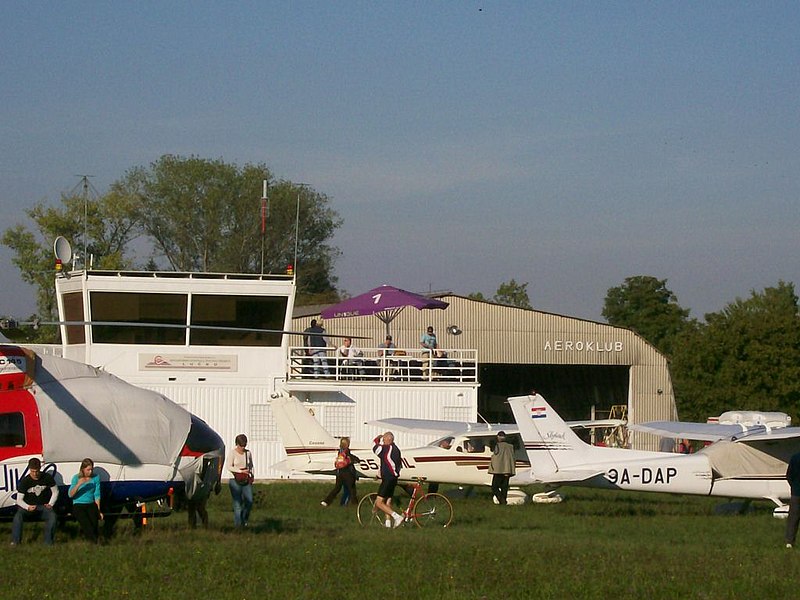 File:Lucko Zagreb Airport.jpg