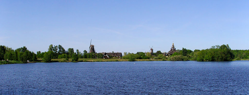 Das Internationale Wind- und Wassermühlenmuseum  1024px-M%C3%BChlenmuseum_Gifhorn_Panorama