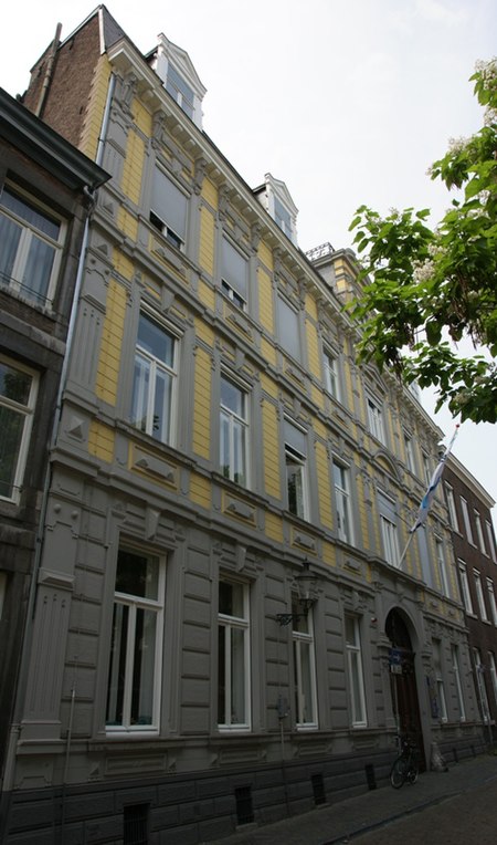 Maastricht - rijksmonument 506711 - Kapoenstraat 2 20100703.jpg