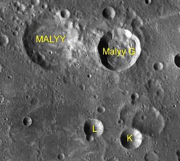 Carte des cratères satellites Malyy.jpg