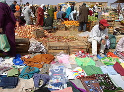 Marche du vendredi - Sidi Yahya Oujda Maroc 15-04-2005.JPG