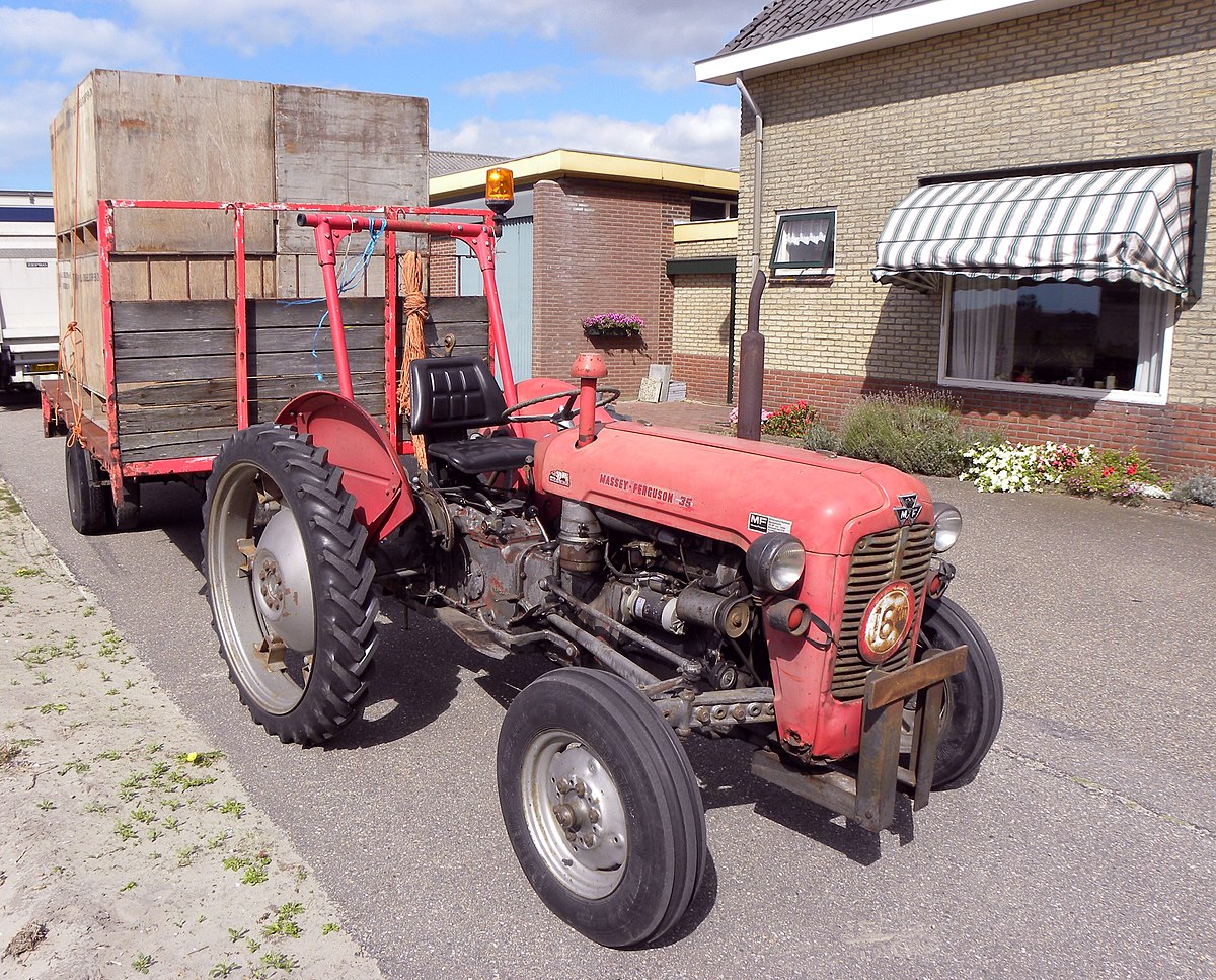 File:Massey Ferguson 6490 Dynashift.jpg - Wikimedia Commons