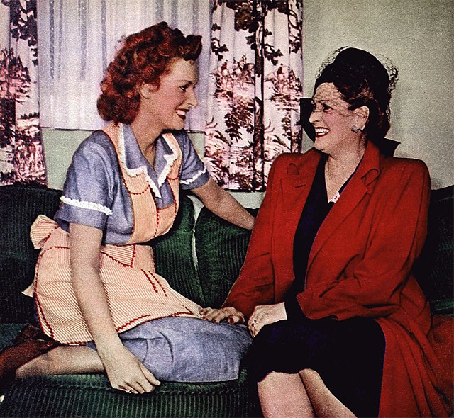 O'Hara with her mother, Marguerite FitzSimons, in 1948