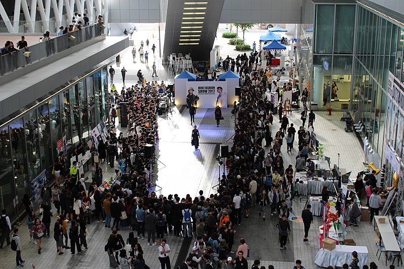 File:Mini Fashion Show at HKDI Info Day.jpg