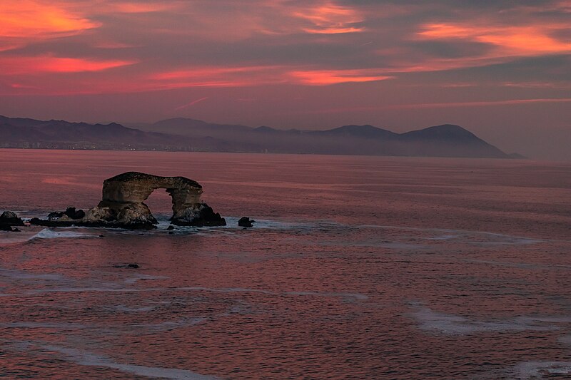 File:Monumento Natural La Portada Antofagasta.jpg