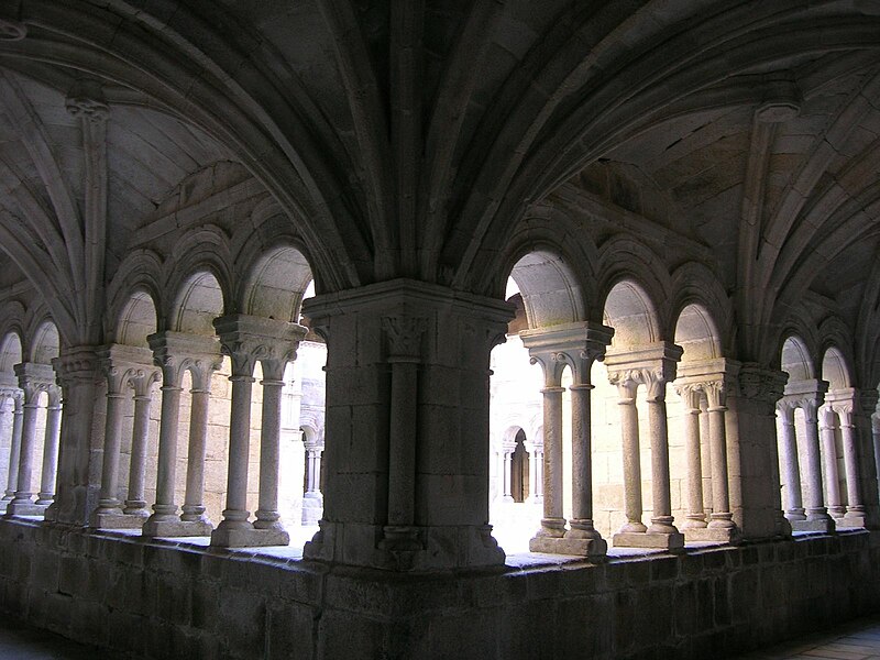 File:Mosteiro de Santo Estevo de Ribas de Sil, Nogueira de Ramuín, Galiza 2.jpg