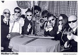 Mother's Pride (from left to right): JB, Knut, Ras Meyer, Yaari, Till, Berry White, Johann, Eckert