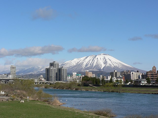 der Berg Iwate und die Stadt Morioka