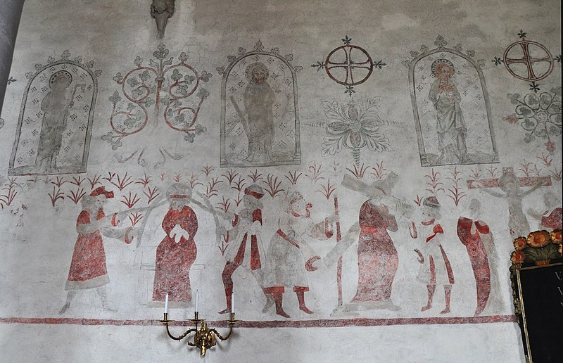 File:Murals in Väte kyrka.jpg