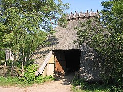 Rekonstruiertes Wohnhaus (13. Jahrhundert) im Museumsdorf Düppel, Foto (2005)