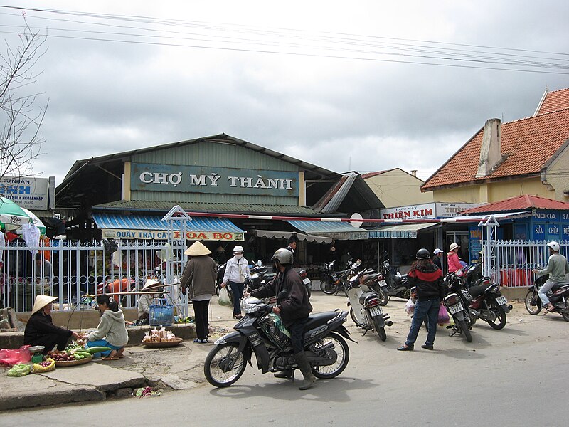 File:My Thanh Market, Hoang Dieu Street, Da Lat.JPG