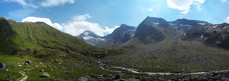 File:Nel cuore della Valle Rossa.jpg