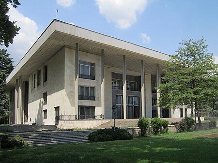 Niavaran Palace, Tehran.jpg