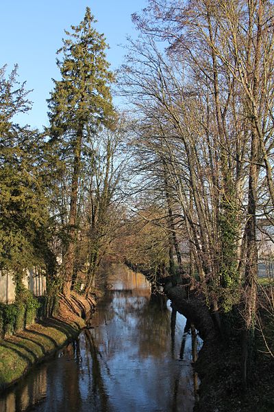 File:Nogent-le-Rotrou - River Huisne seen from Saint Hilaire Bridge.JPG