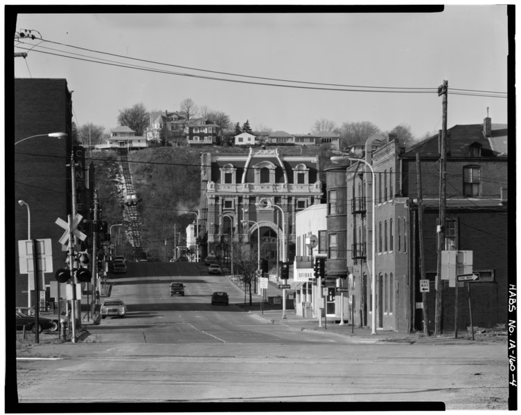 File:OVERALL VIEW OF FOURTH STREET, WITH AMERICAN HOUSE HOTEL IN RIGHT FOREGROUND AND THE ORPHEUM THEATER IN RIGHT BACKGROUND. VIEW TO WEST. - Dubuque Commercial and Industrial HABS IOWA,31-DUBU,13-4.tif