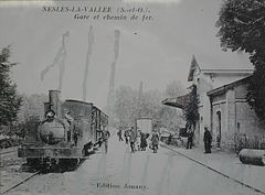 Nesles-la-Vallée, gare et chemin de fer