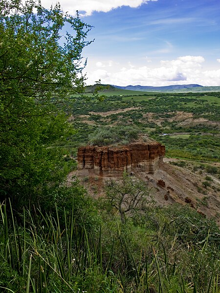 File:Olduvai Gorge - The Cradle of Mankind.jpg