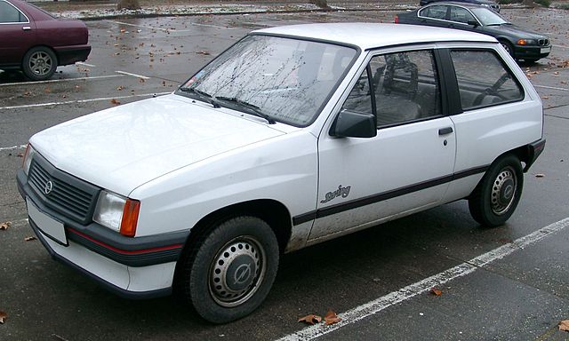 Opel Corsa A - Huiquipedia, in yōllōxoxouhqui cēntlamatilizāmoxtli