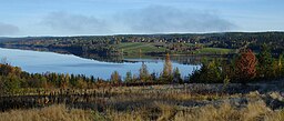 Vy over Örträsksøen og Östra Örträsk.