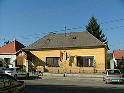 A községháza (2004)