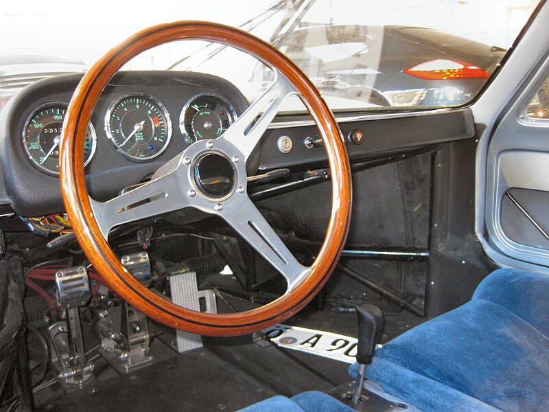 Der Porsche 904 800px-P904GTS_Cockpit