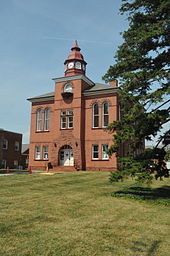 The old county courthouse (c.1897) in March 2007