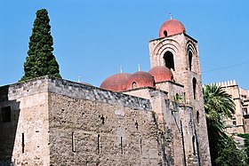 Vedere din strada Benedittini